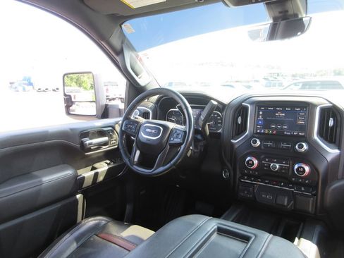 Used 2021 GMC Sierra 2500 AT4 w/ AT4 Premium Plus Package AWD/4WD image 30