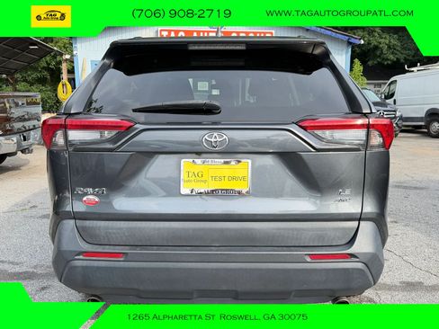 Used 2021 Toyota RAV4 LE AWD/4WD image 5
