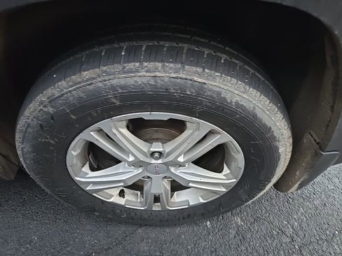 Used 2018 GMC Terrain SLE w/ Driver Convenience Package image 8