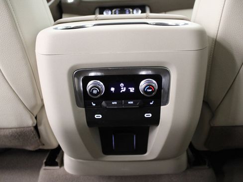 Used 2022 GMC Yukon Denali w/ Denali Premium Package image 49