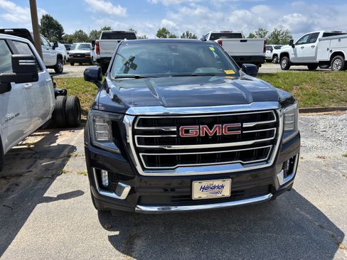 Used 2021 GMC Yukon SLT w/ SLT Premium Package AWD/4WD image 2