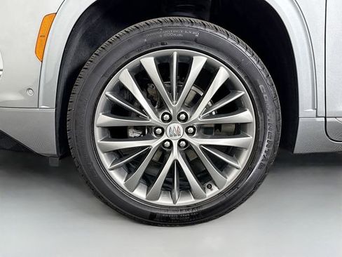 Used 2025 Buick Enclave Avenir w/ Super Cruise Package AWD/4WD image 35