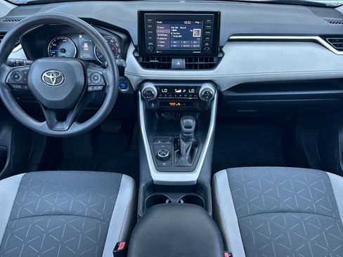 Certified 2020 Toyota RAV4 XLE w/ Convenience Package AWD/4WD image 13