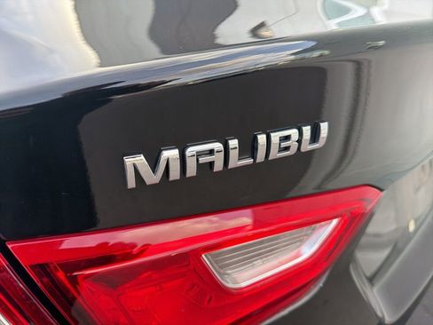 Used 2017 Chevrolet Malibu LS w/ LPO, Convenience Package 2 FWD image 4