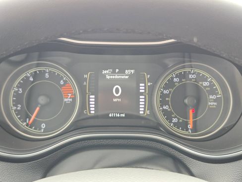 Used 2021 Jeep Cherokee Latitude Plus w/ Sun & Sound Group AWD/4WD image 22