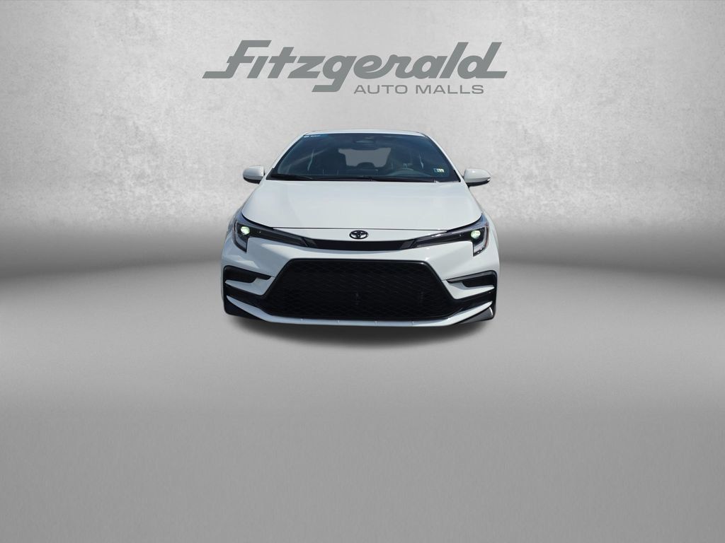 Used 2026 Toyota Corolla SE FWD image 2