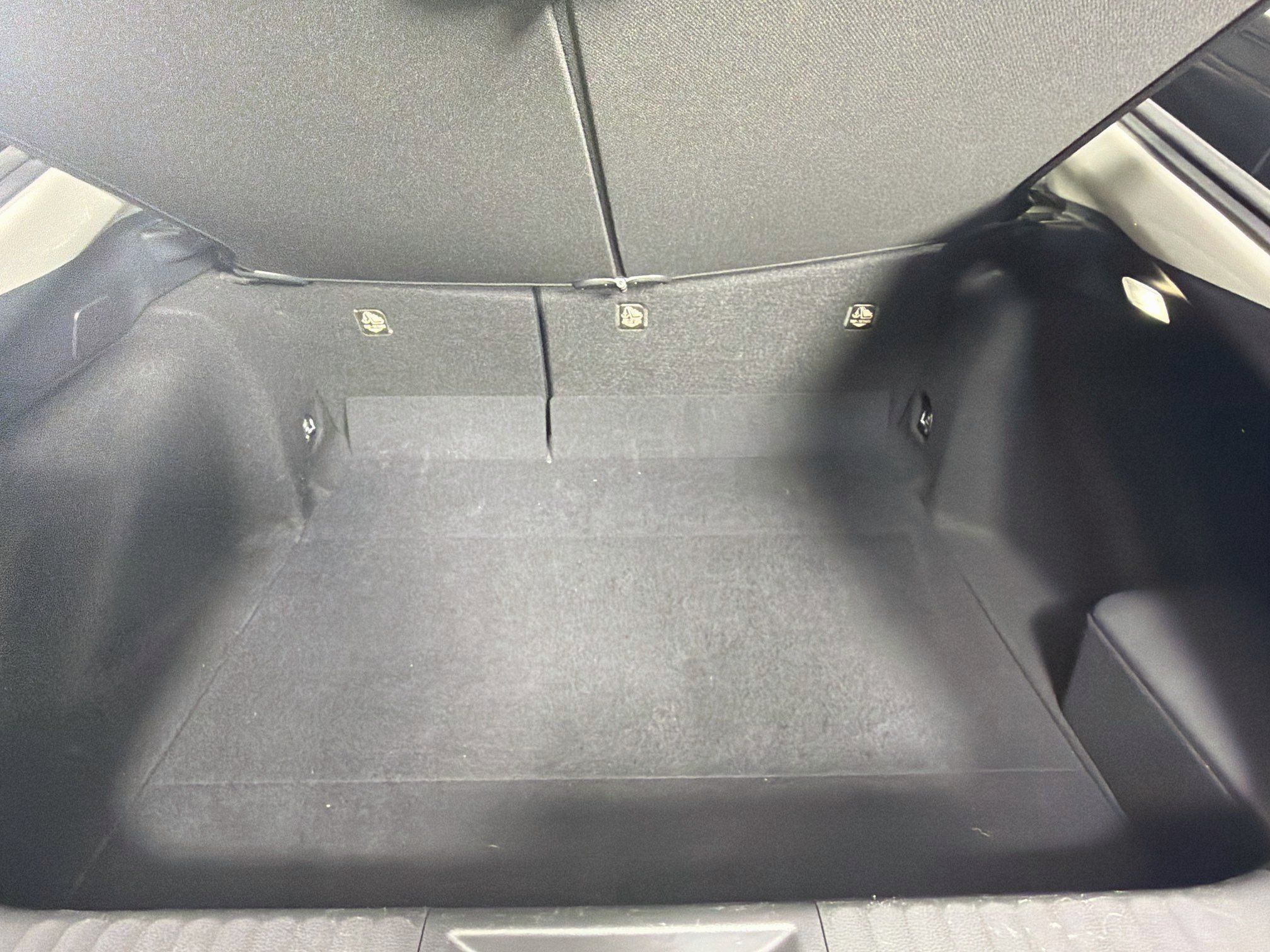 Used 2025 Toyota Prius LE FWD image 26