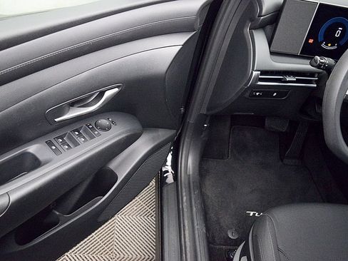 Used 2025 Hyundai Tucson SE AWD/4WD image 28