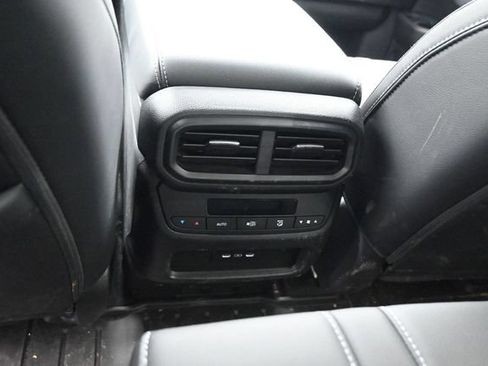 Used 2025 Honda Pilot EX-L image 27