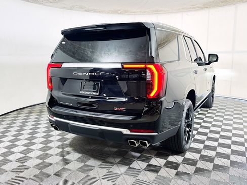 Used 2026 GMC Yukon Denali w/ Sun & Power Step Package AWD/4WD image 3