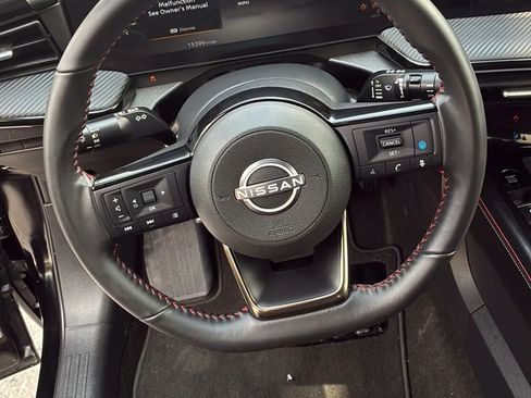Used 2025 Nissan Kicks SR FWD image 10
