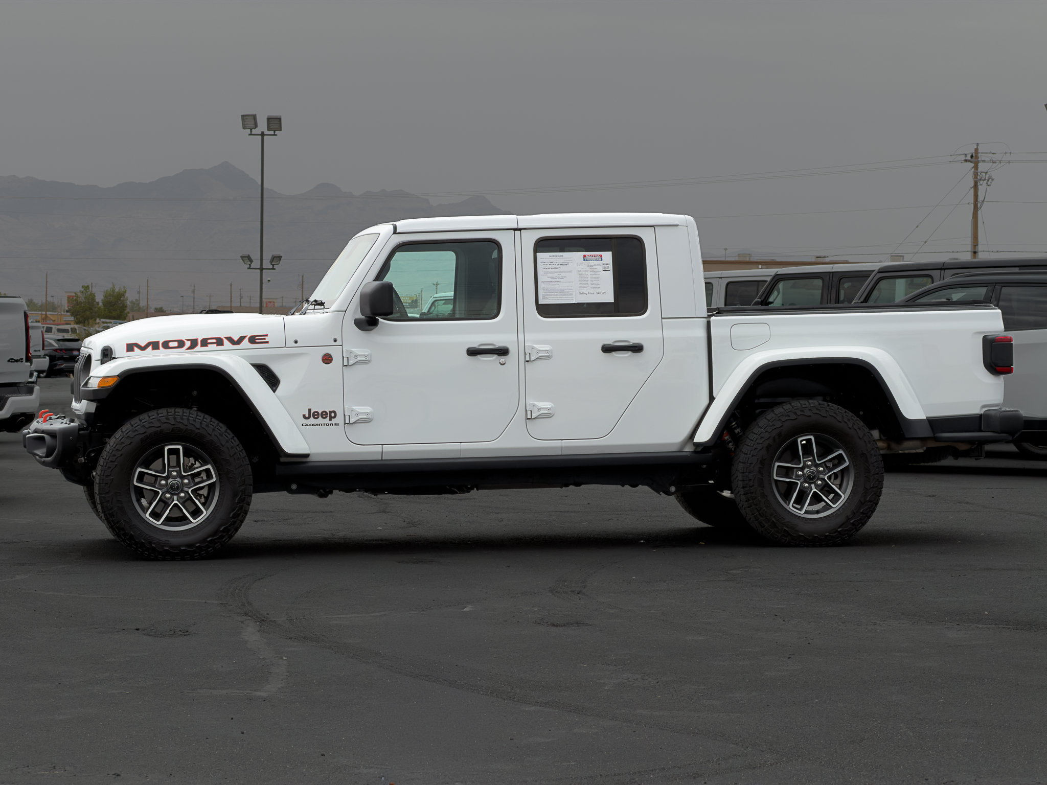 Used 2024 Jeep Gladiator Mojave AWD/4WD image 2