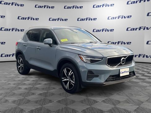 Used 2023 Volvo XC40 B5 Core w/ Convenience Package image 8