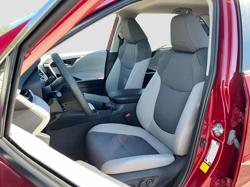 Used 2024 Toyota RAV4 XLE image 19