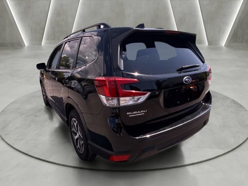 Used 2023 Subaru Forester Premium AWD/4WD image 7