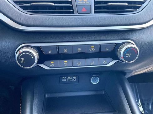 Used 2020 Nissan Altima 2.5 SR w/ Premium Package FWD image 8
