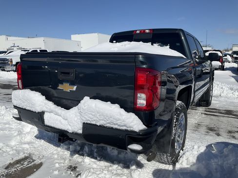 Used 2018 Chevrolet Silverado 1500 LTZ Z71 w/ LTZ Plus Package image 3