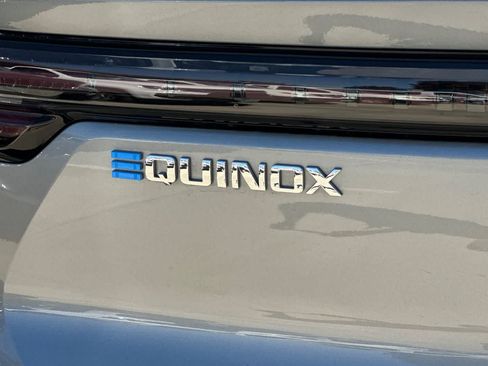Used 2025 Chevrolet Equinox EV LT FWD image 13