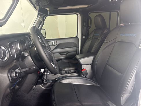 Used 2022 Jeep Wrangler Unlimited Rubicon 4xe w/ Cold Weather Group AWD/4WD image 8