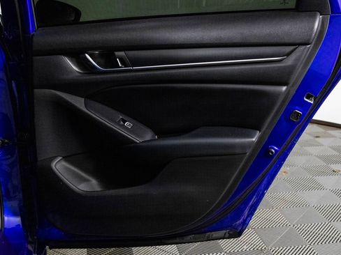 Used 2018 Honda Accord Sport image 35