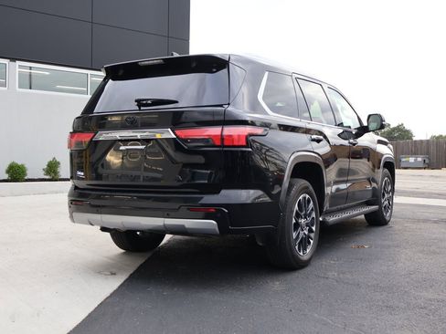 Used 2024 Toyota Sequoia Limited image 8