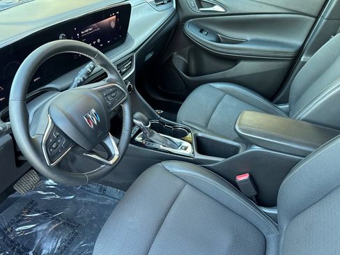 Certified 2024 Buick Encore GX Preferred FWD image 10