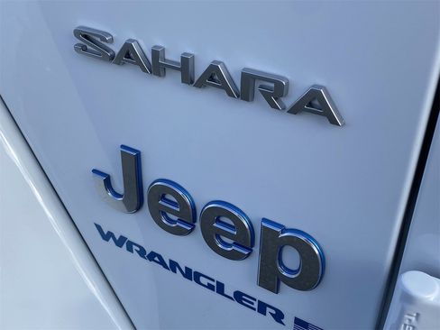 Used 2024 Jeep Wrangler Unlimited Sahara image 34