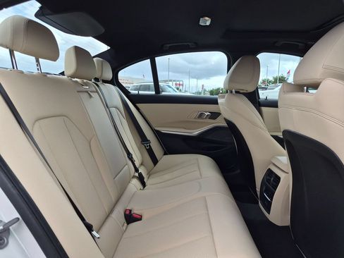 Used 2025 BMW 330i Sedan w/ Premium Package RWD image 23
