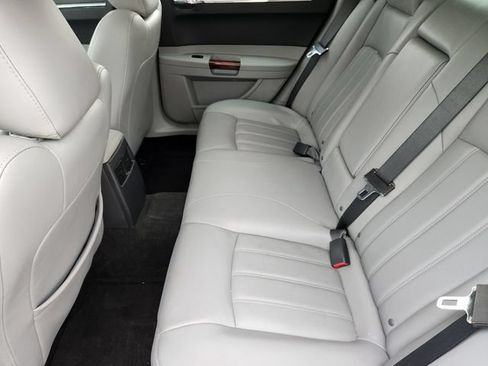 Used 2006 Chrysler 300 C w/ Sound Group II RWD image 31