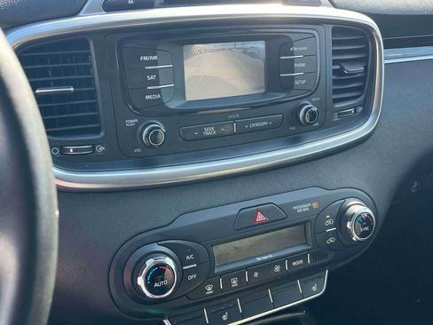 Used 2016 Kia Sorento EX image 21
