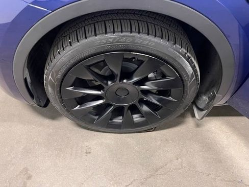 Used 2023 Tesla Model Y Long Range image 29