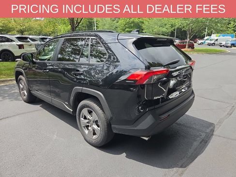 Certified 2025 Toyota RAV4 LE AWD/4WD image 10