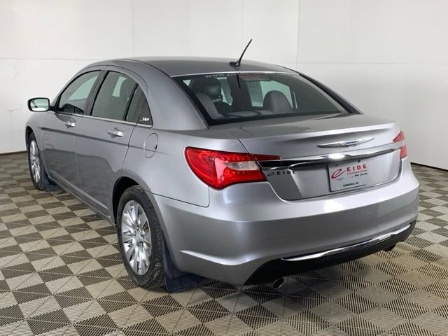 Used 2013 Chrysler 200 LX FWD image 10