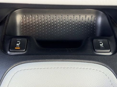 Used 2020 Toyota Corolla XSE image 19