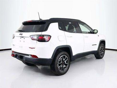 Used 2025 Jeep Compass Trailhawk w/ Trailhawk Elite Group AWD/4WD image 7