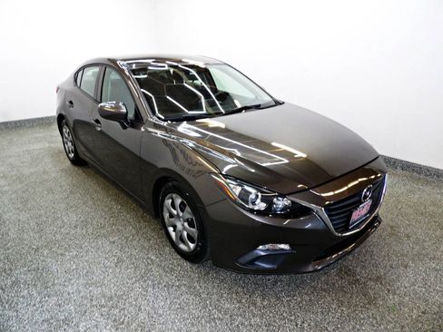 Used 2015 MAZDA MAZDA3 i Sport FWD image 3