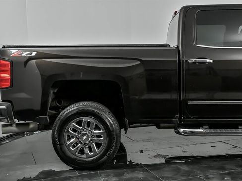Used 2019 Chevrolet Silverado 2500 LTZ w/ Duramax Plus Package image 11