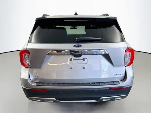 Used 2024 Ford Explorer XLT w/ Equipment Group 202A AWD/4WD image 6