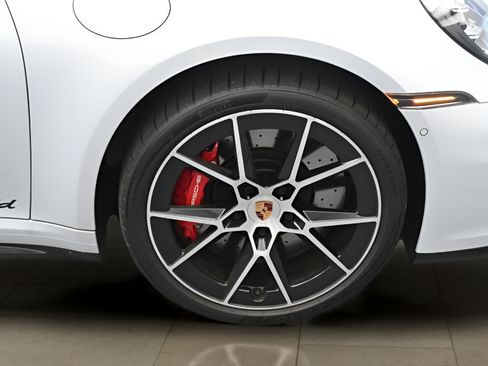 Certified 2025 Porsche 911 Targa 4 GTS AWD/4WD image 14