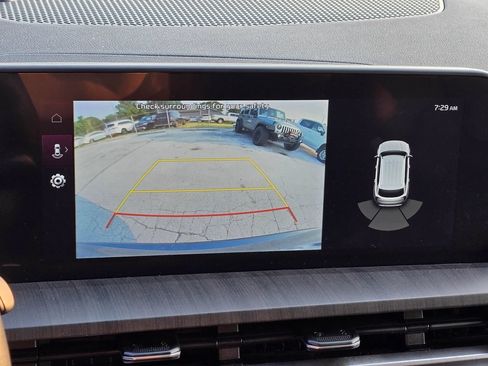 Used 2024 Kia Telluride EX w/ EX Captain's Chair Package AWD/4WD image 17