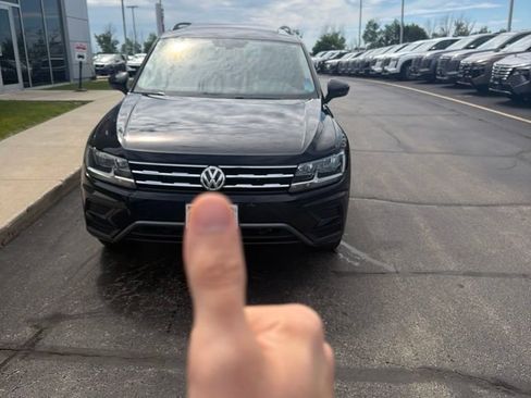 Used 2019 Volkswagen Tiguan SE w/ Panoramic Sunroof Package AWD/4WD image 2