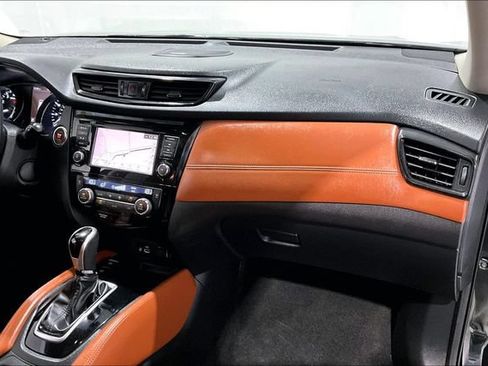 Used 2019 Nissan Rogue SL AWD/4WD image 32