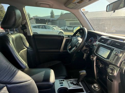 Used 2019 Toyota 4Runner SR5 AWD/4WD image 36