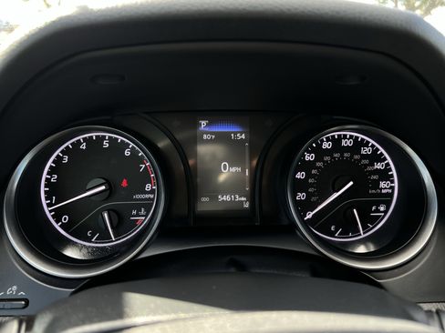 Used 2024 Toyota Camry SE image 14