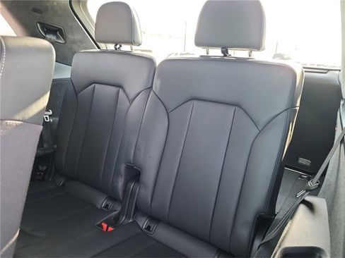 Used 2020 Audi SQ7 Prestige w/ Prestige Package image 25