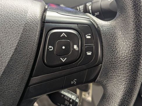 Used 2017 Toyota Camry LE image 21