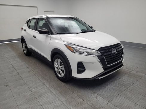 Used 2023 Nissan Kicks S FWD image 13