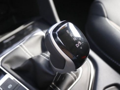 Used 2024 Volkswagen Taos SEL image 29