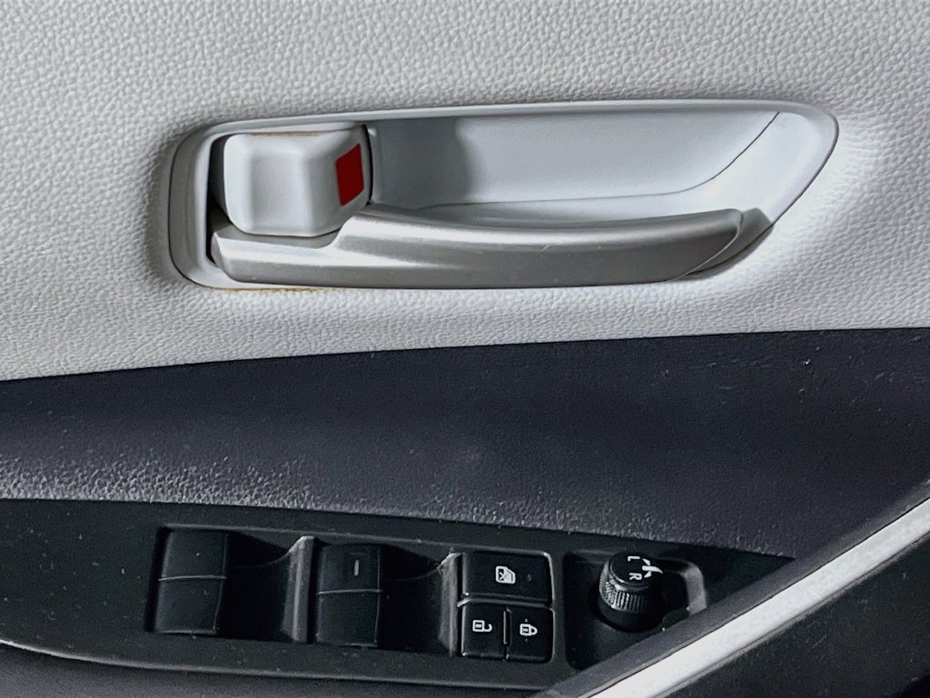 Used 2022 Toyota Corolla SE FWD image 14