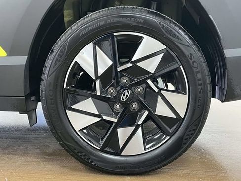 Certified 2025 Hyundai Kona SEL FWD image 11